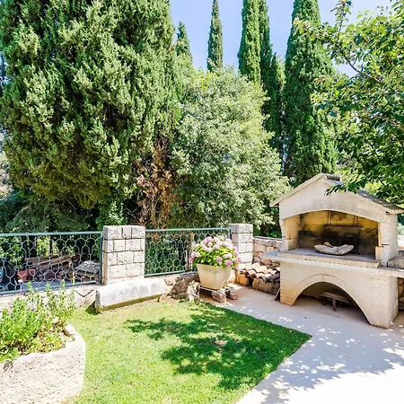 Garden - One-bedroom With Terrace 2 Adults Apartmán