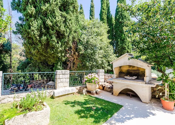 Garden - One-bedroom With Terrace 2 Adults Apartment