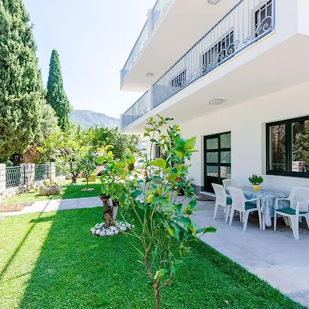 Garden - One-bedroom With Terrace 2 Adults ツァヴタット