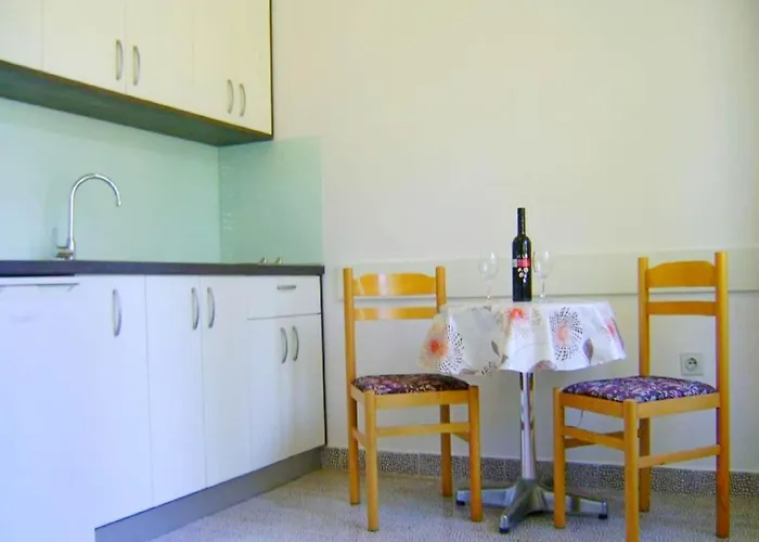 Garden - One-bedroom With Terrace 2 Adults Apartamento *